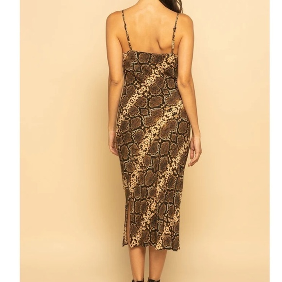 Olivaceous animal print v-neckline spaghetti straps slip dress. Size small - Picture 3 of 11